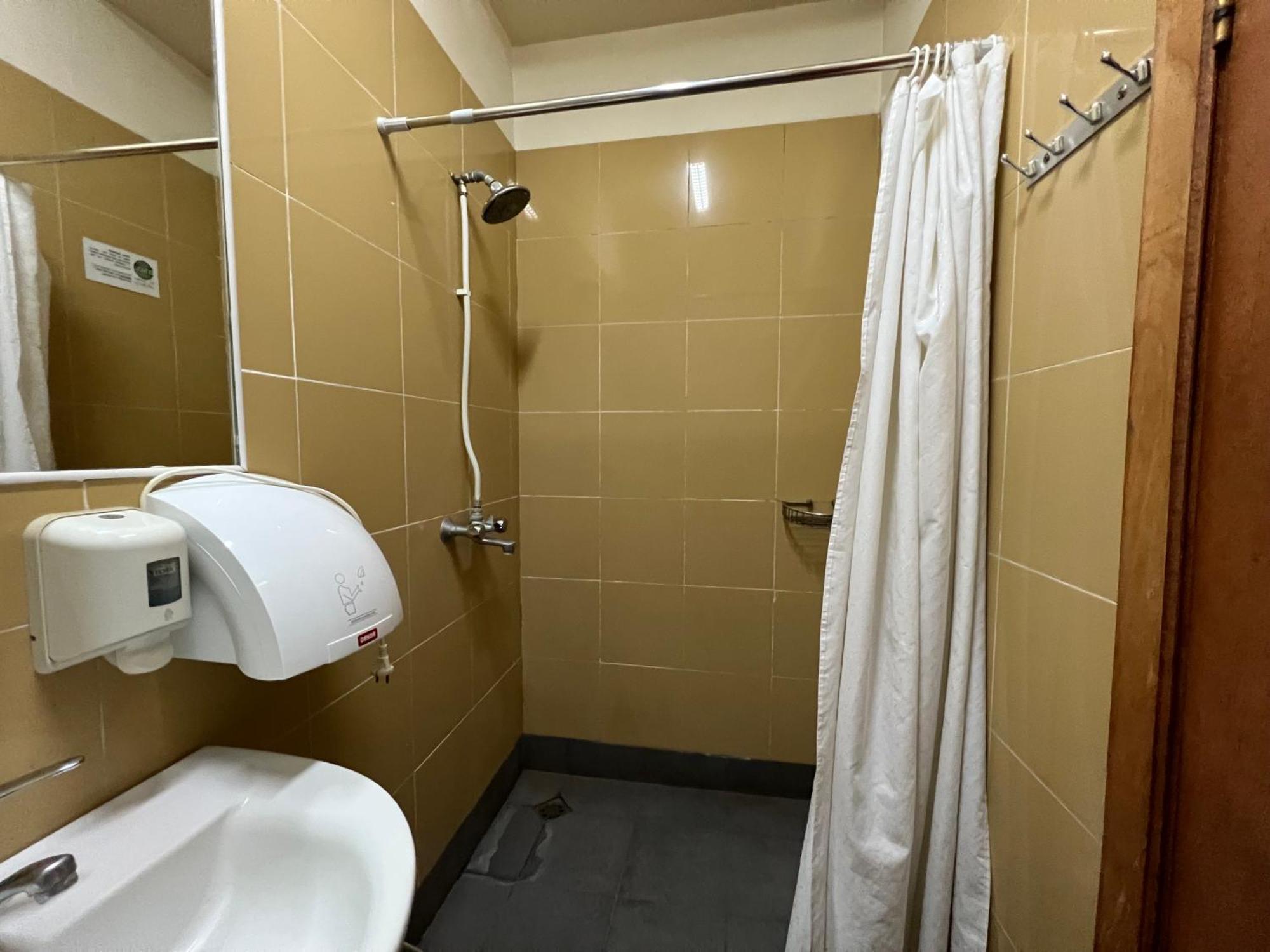 Envoy Hostel & Tours 예레반 외부 사진